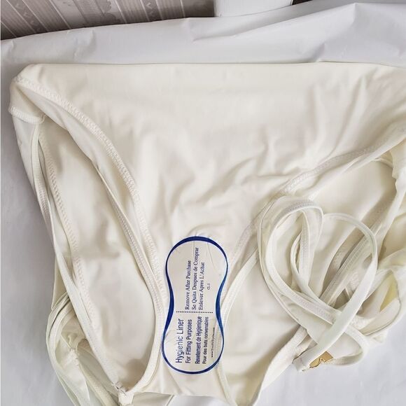 Rectangle Naoni Swimsuit    - Picture 3 of 3